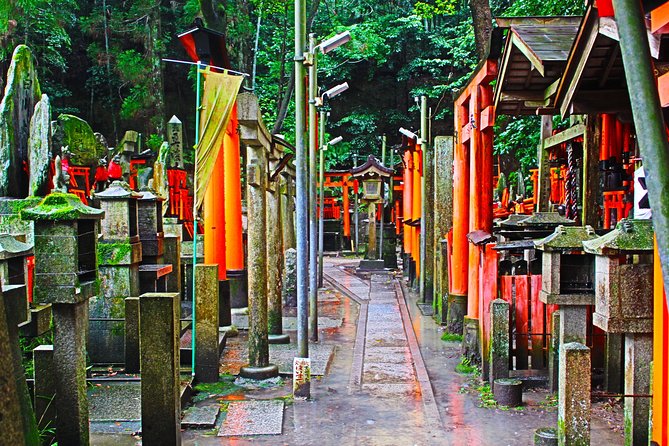 Fushimi Inari Shrine: Explore the 1,000 Torii Gates on an Audio Walking Tour - Meeting Point and Getting Started