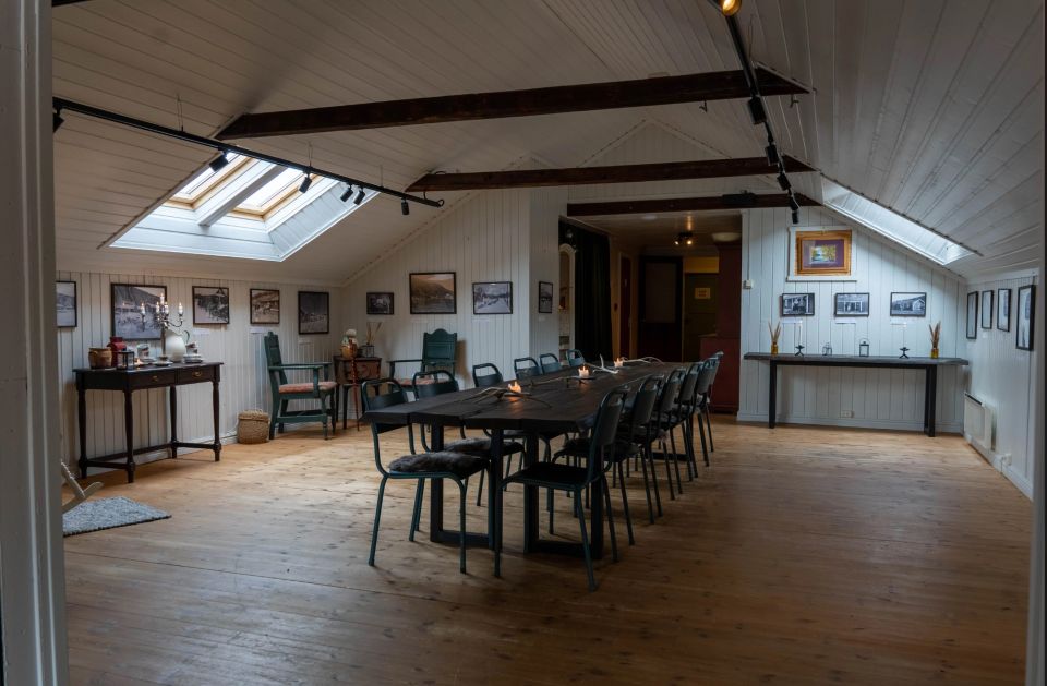 Gallery Visit and Storytelling at Gargia Lodge - Lavvo Experience With Reindeer Skins