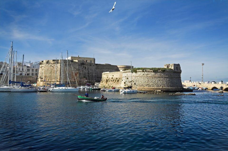 Gallipoli: 2-Hour Guided Walking Tour - Discovering Apulias Iconic Location