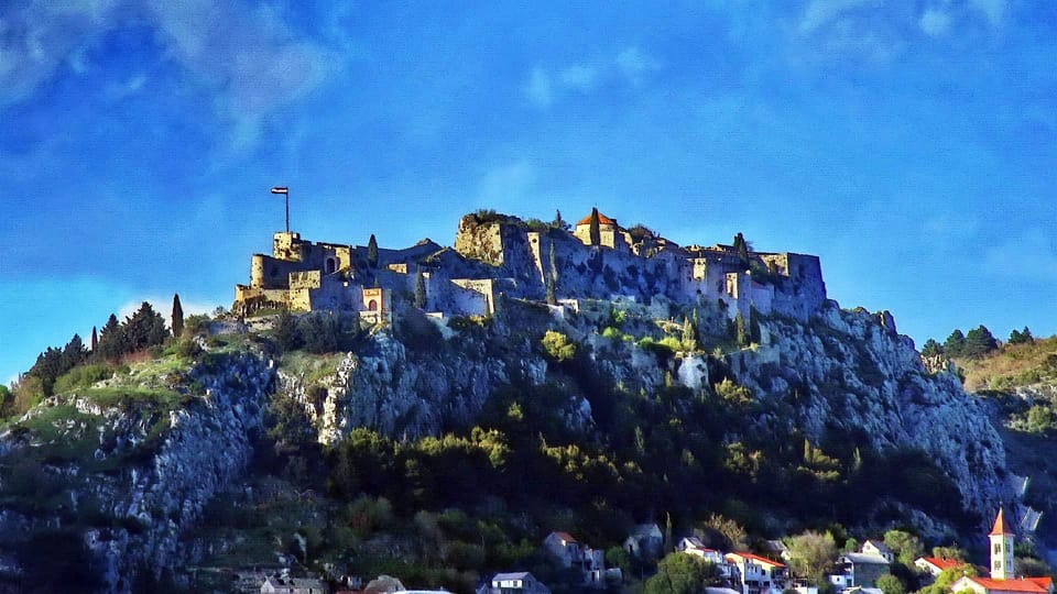 Game of Thrones Klis Fortress + Ethno Village in 8 languages - Introduction