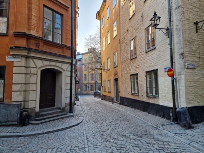 Gamla Stan: A Self-Guided Audio Tour of Stockholm's Old City - Tips for an Enjoyable Experience