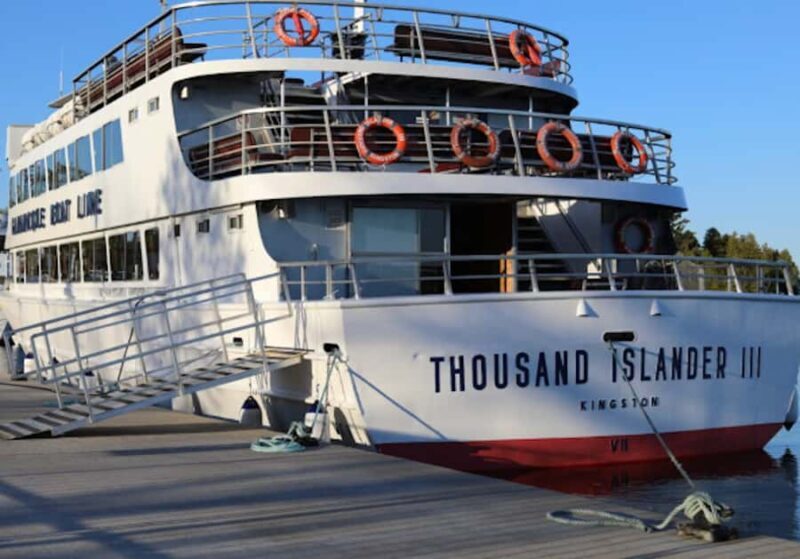 Gananoque: 1000 Islands Fireworks Cruise - The Pros of the Experience