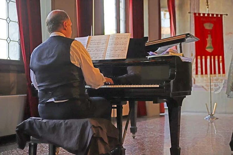 Garda: Lyrical Concert with Piano and Mezzosoprano - What You Can Expect from This Experience