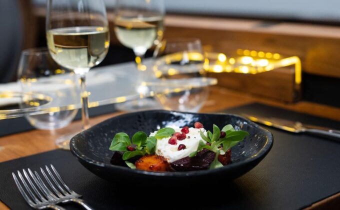 Gastronomic 6-Course Fine-Dining Dinner on Luxury London Bus - Sum Up