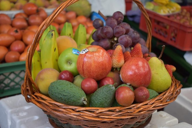 Gastronomic Tour: Test Your Senses - Discovering Tropical Fruit Delights