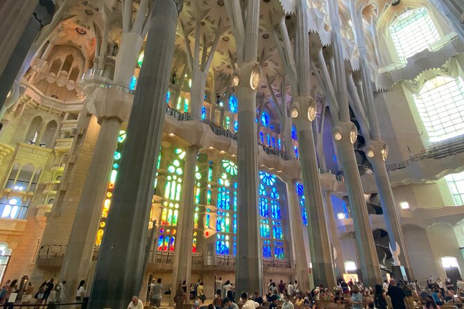 Gaudí & Sagrada Familia Tour - Inclusions and Accessibility