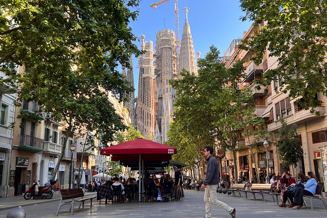 Gaudí & Sagrada Familia Tour - Booking and Cancellation Policies