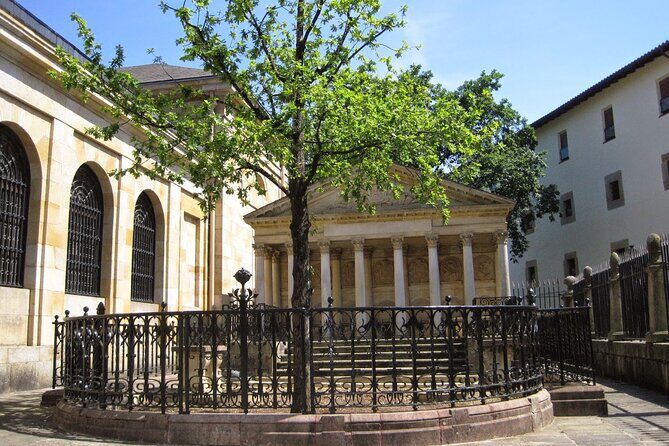 Gaztelugatxe and Gernika Tour From San Sebastian - FAQ