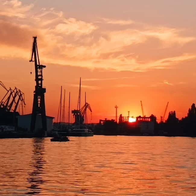 Gdansk: 8:30PM Evening Cruise With Live Music on Black Pearl - Key Points