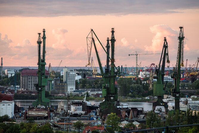 Gdansk Old Town Tour - PRIVATE (4h) - Learning About Gdansks Shipbuilding History
