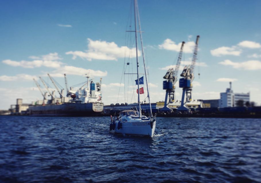 Gdask: Motlawa and Port yacht cruise with Welcome Drink - Frequently Asked Questions