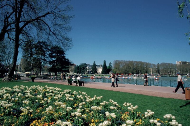 Geneva: Annecy, the Venice of the Alps and Geneva City Tour - Annecy Exploration