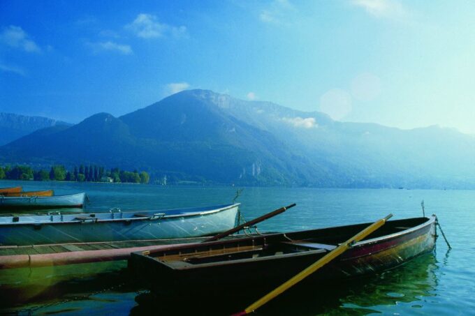 Geneva: Annecy, the Venice of the Alps and Geneva City Tour - Ask Away