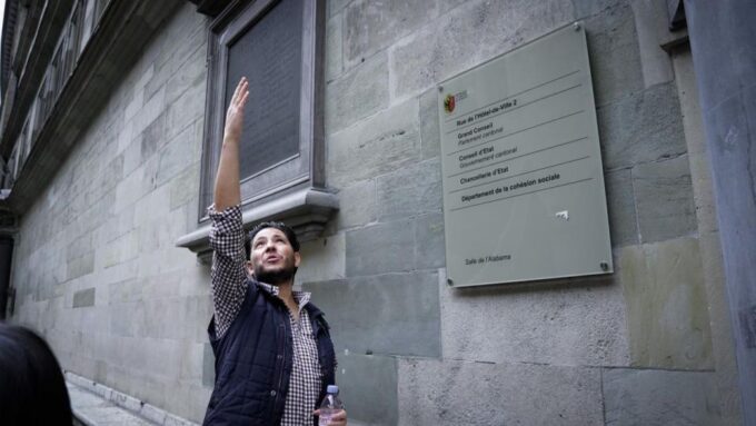 Geneva Complete Tour. Hotel PICK-UP, UN Area & the Old City - Capturing the Geneva Flower Clock
