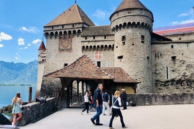 Geneva day tour to Chillon castle and Chaplin's World - FAQ