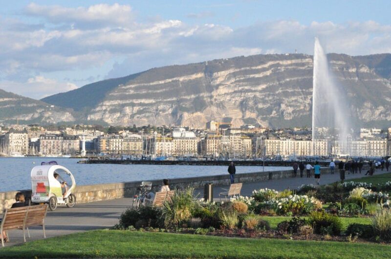 Geneva: Highlight Tour in TukTuk - Discovering Genevas Must-See Places