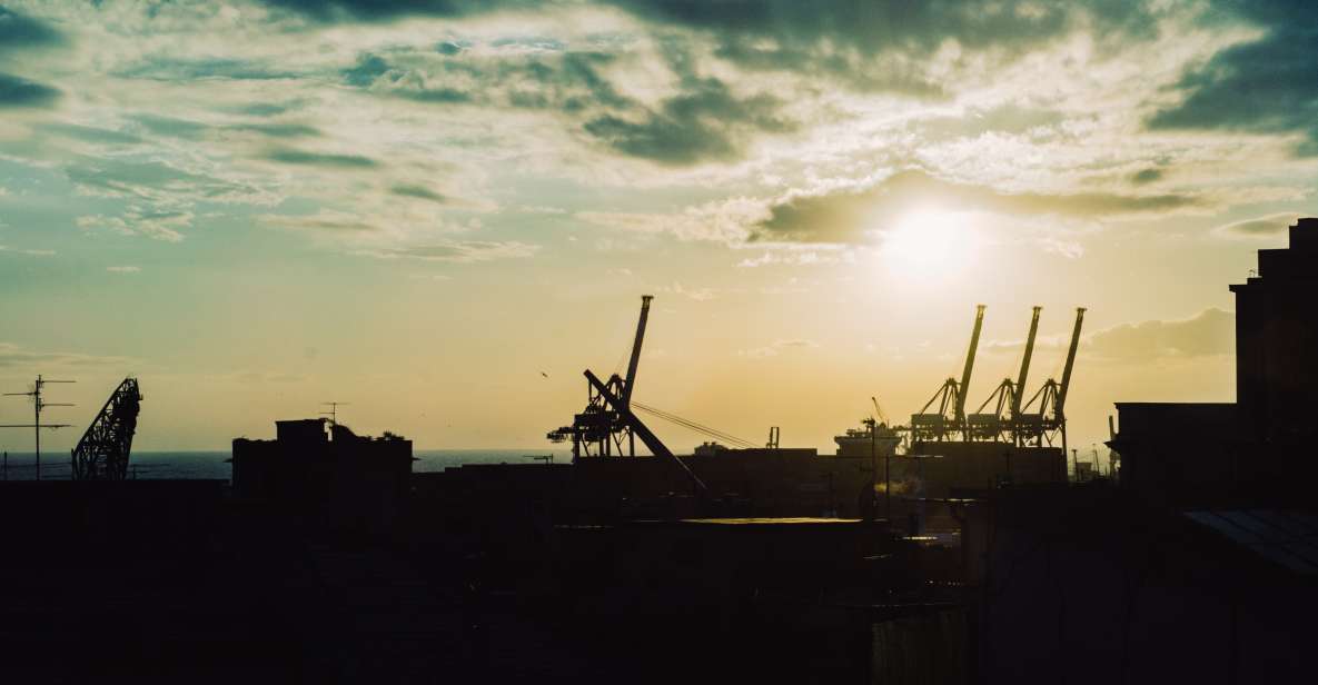 Genoa: Sunset Walking Photo Tour With Instructor - Accessibility and Language Offered