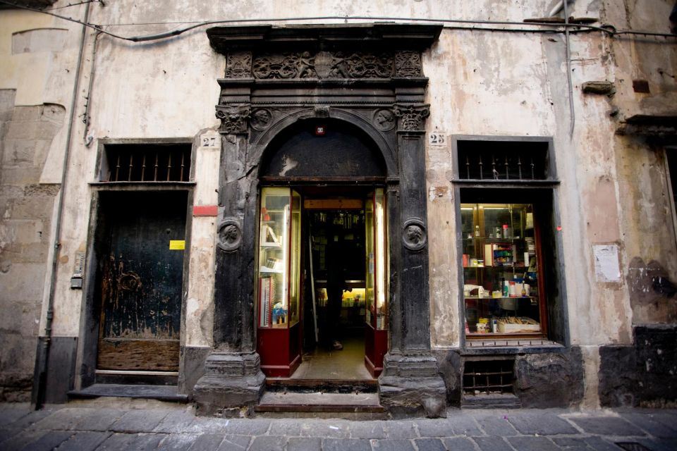 Genoa: Tour of Historic Stores With Tastings and Aperitivo - Tour Highlights