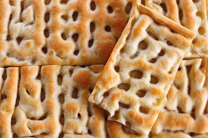 Genova Walking Tour with Audio and Written Guide by a Local - Piazza Raffaele De Ferrari