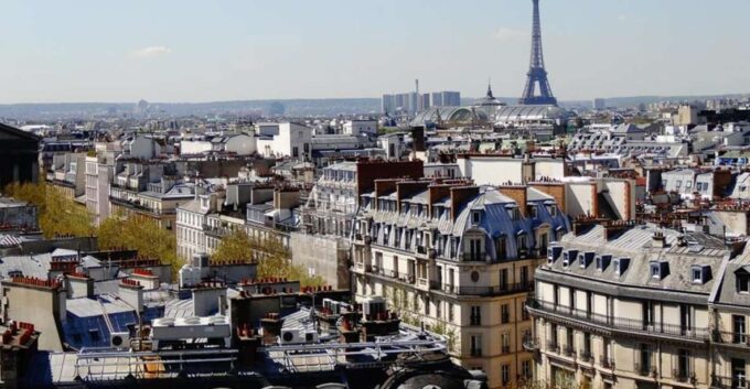 German Private Walking Tour Through Montmartre & Passages - Uncovering Hidden Passages