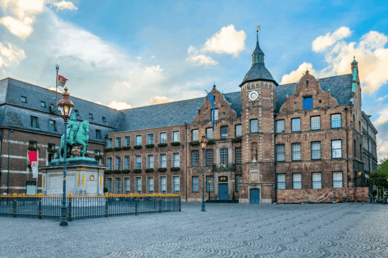 Germany: Cologne to Düsseldorf Train Tour - Key Points