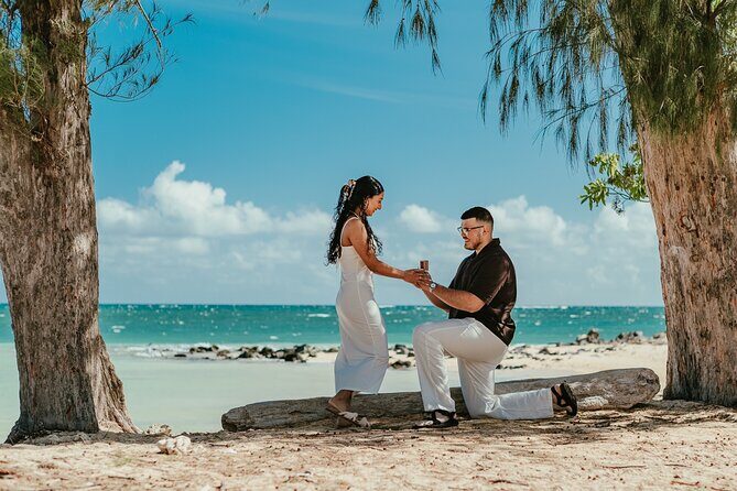 Get Engaged on Maui Beach with a Photographer - Key Points