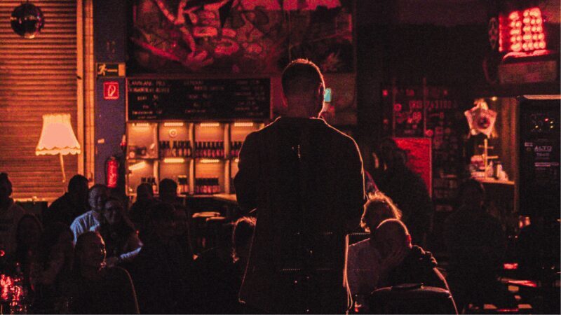 GET UP Comedy in Hamburg - Life is too short not to laugh! - Key Points