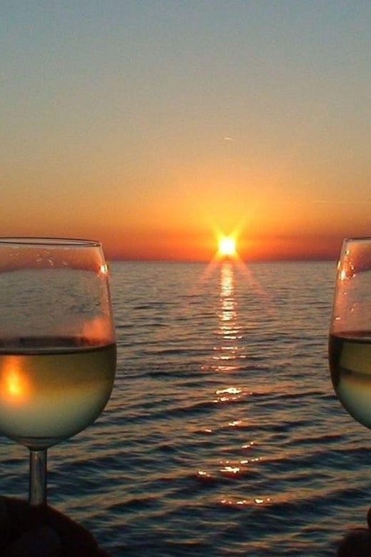 GHP BOAT - SUNSET TOUR WITH APERITIVO - Key Points