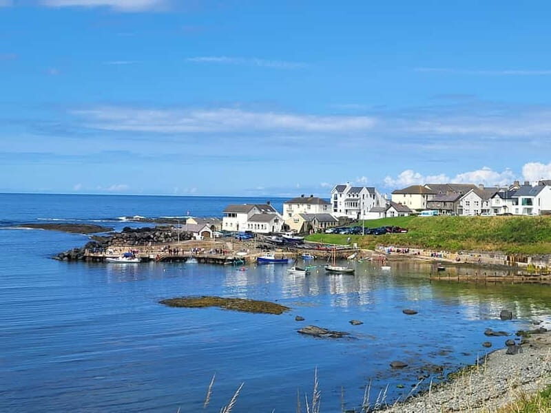 Giant's Causeway Private Tour by Five Star Luxury Transfers - County Antrim & the Scenic Countryside (1 hour guided sightseeing)