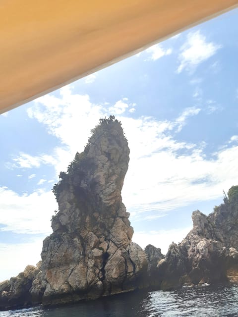 Giardini Naxos: Isola Bella and Grottos Cruise With Aperitif - Relishing the Aperitif Experience