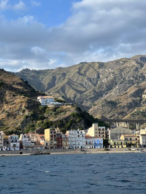 Giardini Naxos Taormina: Dolphin Watching Sunset Tour - Inclusions and Equipment