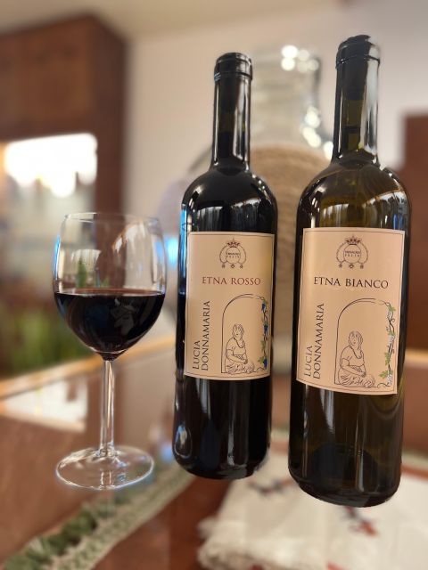 Giardini Naxos, Taormina: Sicilian Tasting Oil Wine Product - Connecting Land, Climate, and Local Producers