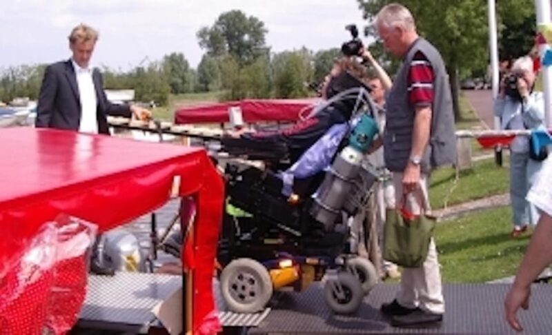 Giethoorn: Canal cruise Giethoorn village and lake - Frequently Asked Questions