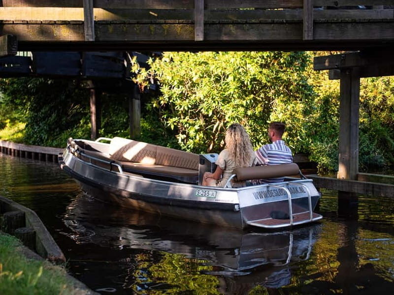 Giethoorn centre: Private tour with local tourguide - Practical Details and Value