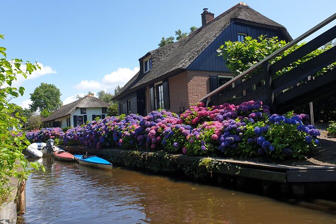 Giethoorn Day Trip From Amsterdam With Small Electric Boat - Opportunity for Independent Exploration