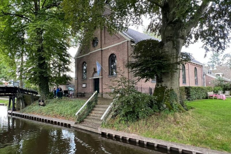 Giethoorn: Highlights & History Self-Guided Walking Tour - Good To Know
