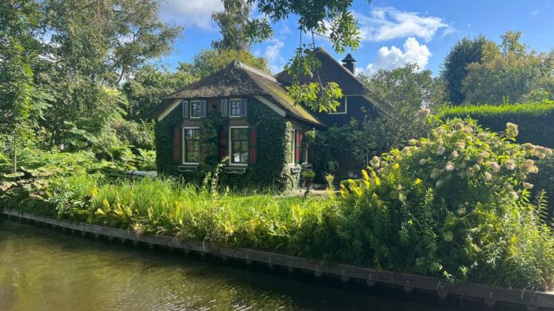 Giethoorn: Highlights & History Self-Guided Walking Tour - Pricing Details