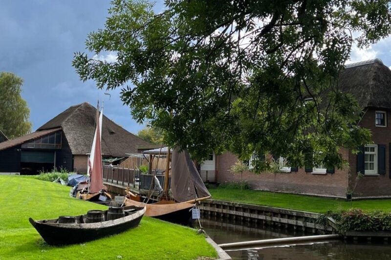 Giethoorn: Highlights & History Self-Guided Walking Tour - Inclusions and Requirements