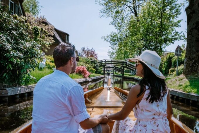 Giethoorn: Highlights & History Self-Guided Walking Tour - Tips for a Great Experience