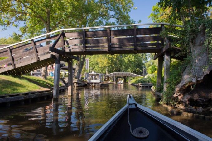 Giethoorn: Highlights & History Self-Guided Walking Tour - Exploring Giethoorn Beyond the Tour