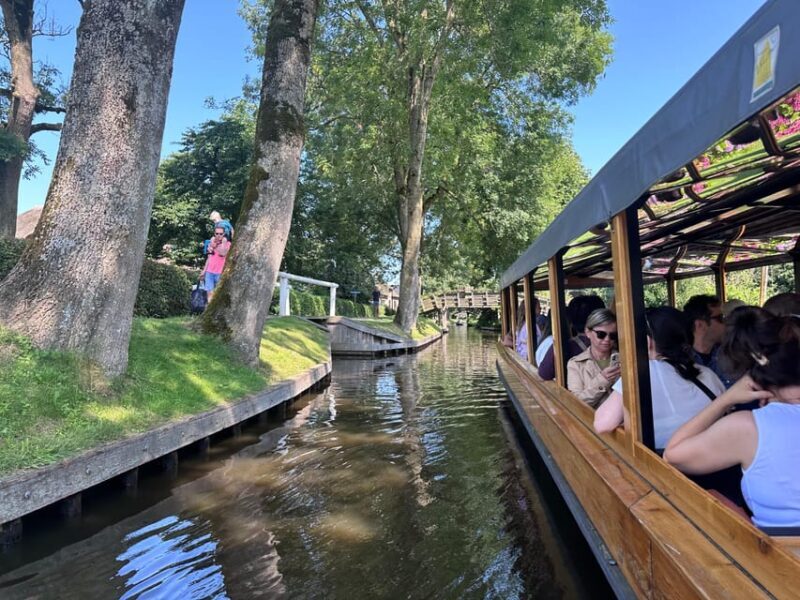 Giethoorn: Round trip from Amsterdam optional guided cruise - Key Points