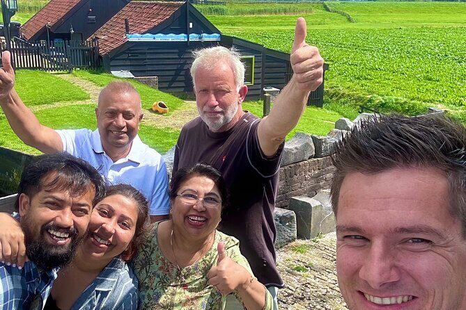 Giethoorn Roundtrip Transport with Optional Guided Canal Cruise - What to Expect During Your Visit