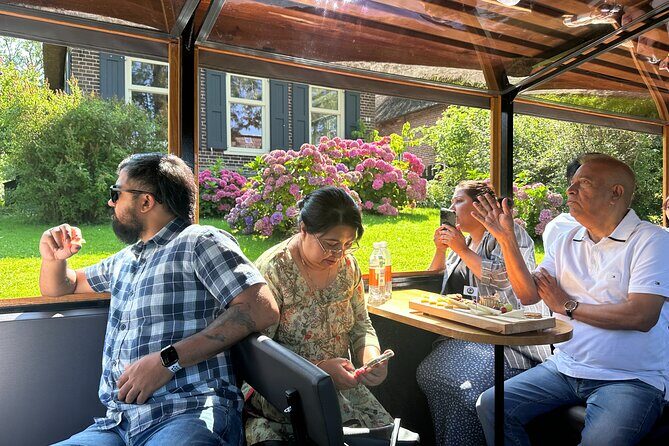 Giethoorn Roundtrip Transport with Optional Guided Canal Cruise - The Value of This Tour