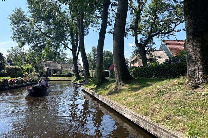 Giethoorn Roundtrip Transport with Optional Guided Canal Cruise - FAQ
