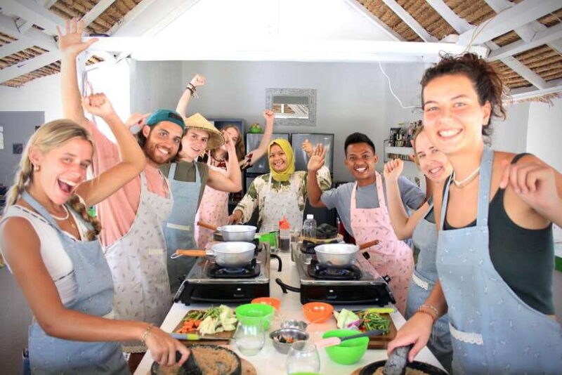 Gili air: Kaktus traditional cooking class - The Instructor and Group Size  