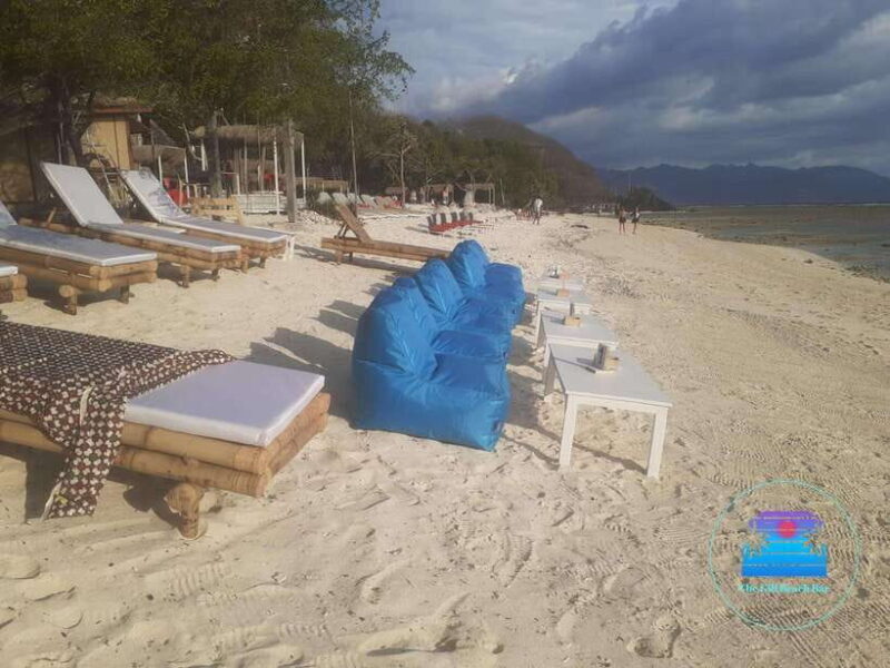 Gili Trawangan: The Beach Bar - Sunbed with Cocktail & Chill - The Sum Up