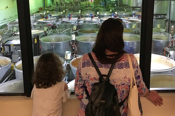 Ginger Factory and Nutworks Return Bus Transfer: Sunshine Coast - What to Expect from the Itinerary