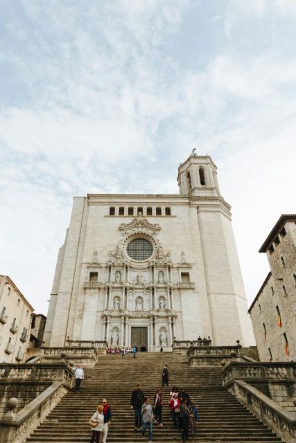 Girona: Essential Audio Tour at Your Own Pace [Spanish] - Experience and Itinerary