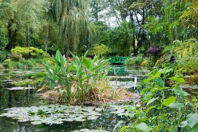 Giverny and Versailles Full-Day Private Guided Tour with Hotel Pickup - Why Choose This Tour?
