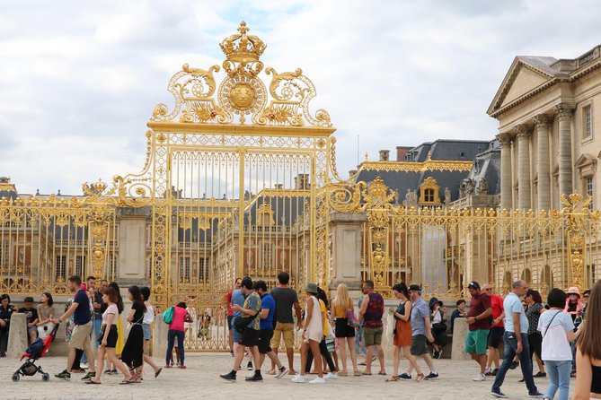 Givernys House & Gardens Plus Versailles Palace Day Trip With Lunch From Paris - Culinary Delight With Drinks